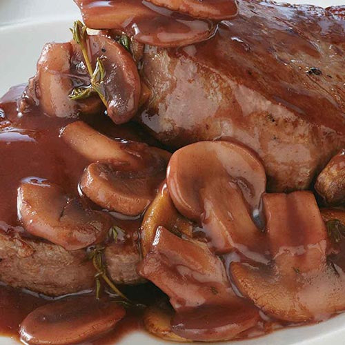 CARNE CON CHAMPIÑONES Y VINO